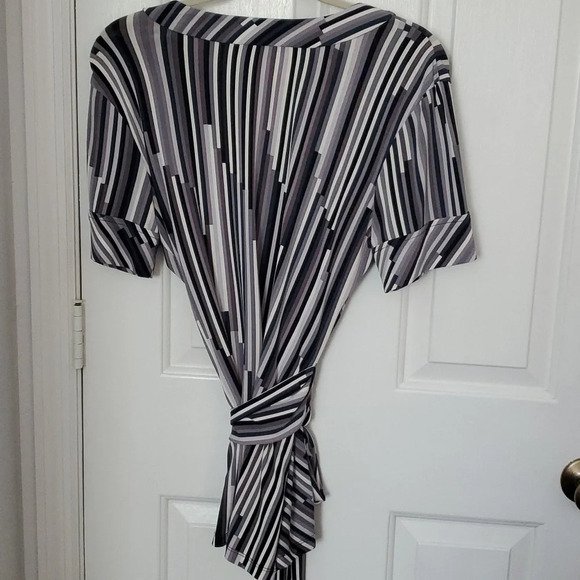 BCBGMaxazria Womens Faux Wrap Stretch Top with Tie Waist - Picture 4 of 11